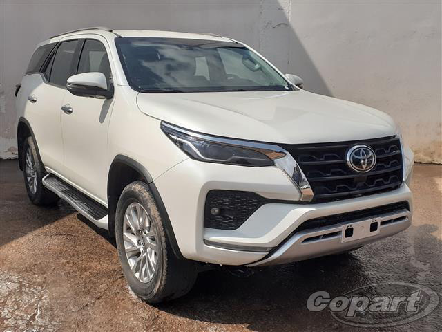 TOYOTA HILUX SW4 2.8 D-4D TURBO DIESEL SRX 4X4 AUT 2021