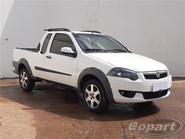 FIAT STRADA 1.6 MPI TREKKING CS 16V FLEX MANUAL 2013