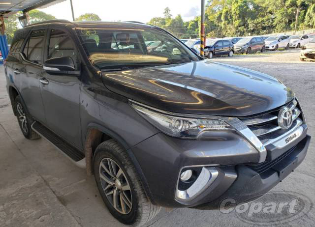 TOYOTA HILUX SW4 SRX 2.8 D-4D TURBO 2017