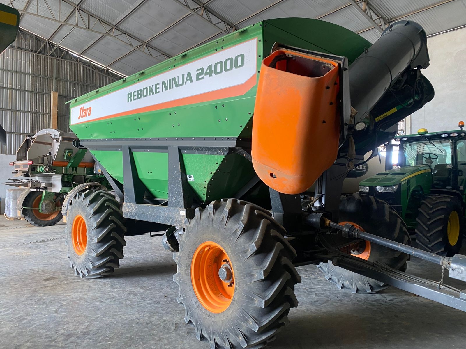 CARRETA GRANELEIRA STARA ROBOKE NINJA 24000 2019