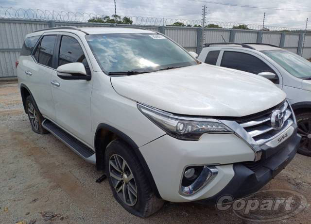TOYOTA HILUX SW4 SRX 2.8 D-4D TURBO 2016