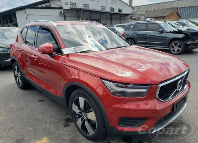 VOLVO XC40 T5 MOMENTUM AWD 2.0 DRIVE-E TURBO 2020