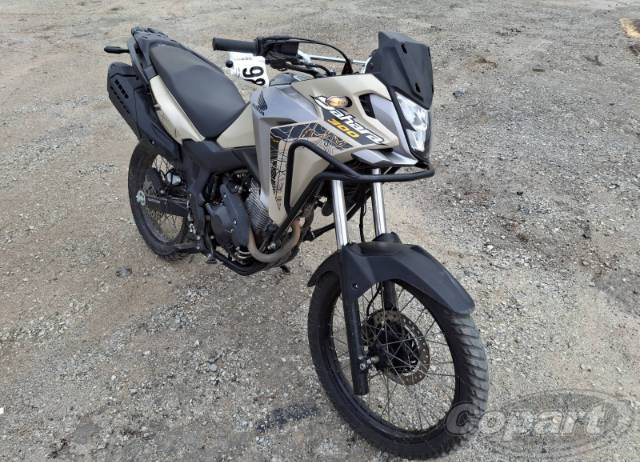 XRE SAHARA 300 ADVENTURE 2025